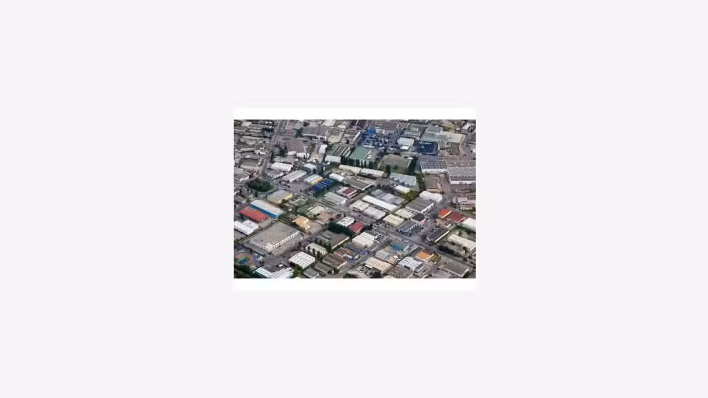 A vendre  local 1700m² ZI les Paluds à Aubagne